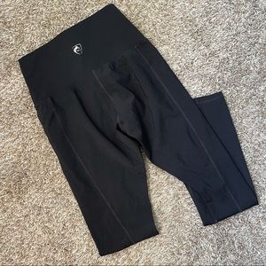 Alphalete meridian leggings